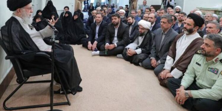 خامنئي.. إيران أقوى 100 مرة من حرب الثمانينات