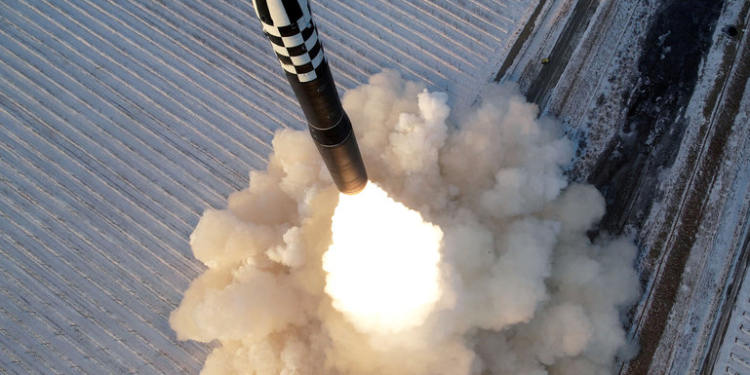 الأمم المتحدة تنـــدد بإطلاق كوريا الشمالية صاروخا باليستيا بعيد المدى