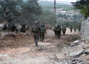 اسرائيل تحاول التوغل في جنوب لبنان و تخوض اشتباكات عنيفة مع حزب الله