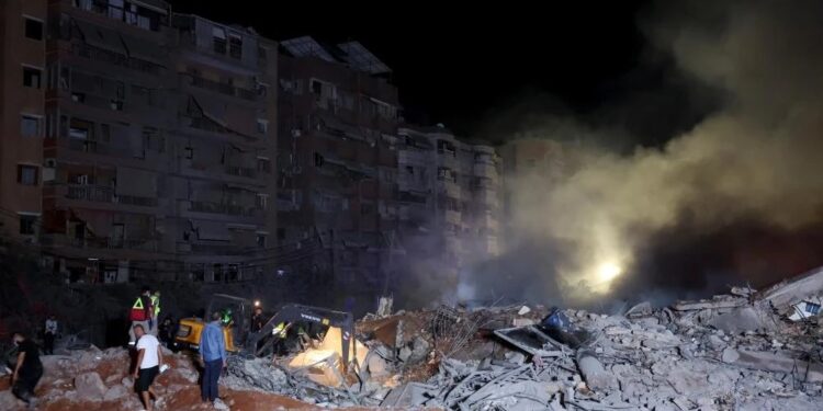 لبنان.. الجيش يعتقل سوريين جندتهما إسرائيل لرصد آثار غاراتها