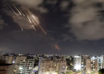 منشآت نفطية ومواقع استراتيجية في بنك أهداف رد إسرائيل على إيران