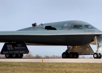 واشنطن تضرب مواقع حوثية “تحت الأرض” بقاذفات شبحية