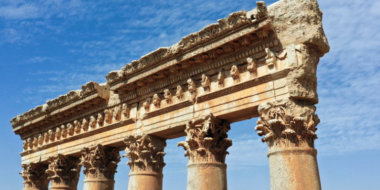 مدينة الشمس… بعلبك بين التاريخ العريق والواقع الأليم