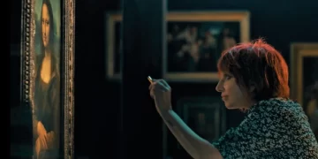 ليدي غاغا “تعبث” بابتسامة الموناليزا