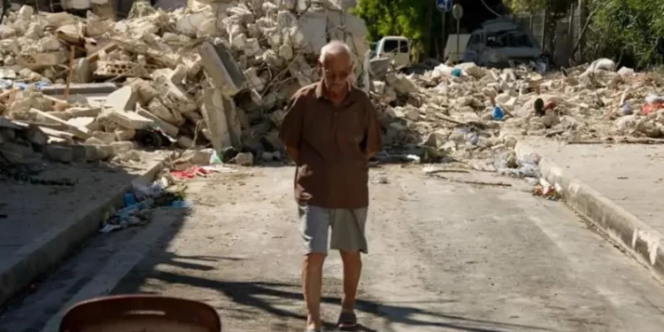 بسبب الغارات الإسرائيلية ,,, غضب وحزن في مدينة صور جنوبي لبنان شبه المهجورة