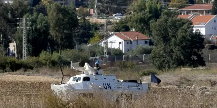 إسرائيل تستهدف اليونيفيل في لبنان عمداً