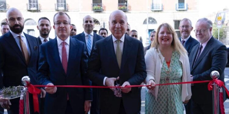 وزير الخارجية يفتتح سفارة العراق في دبلن