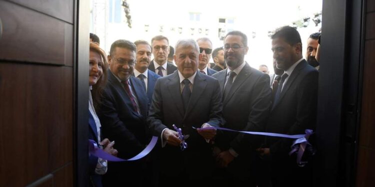 رئيس الجمهورية يفتتح مكتبة الاتحاد العام للأدباء والكتّاب في العراق