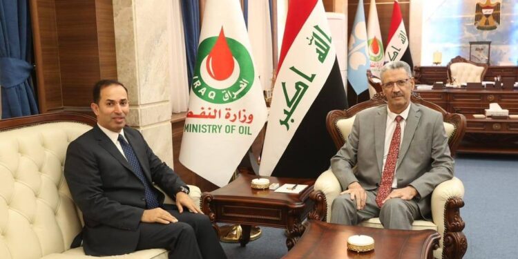 وزير النفط يلتقي السفير الأردني