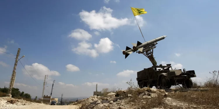 صواريخ حزب الله توقع قتلى إسرائيليين … واغلاق مطار بن غوريون