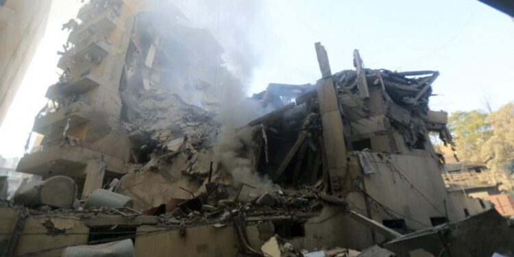 إسرائيل تقصـــف بعلبك والبقاع والجبل وتلـــوح بوقف النار