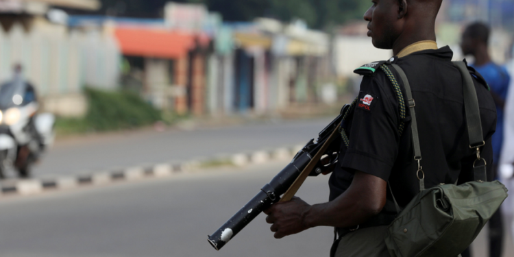 نيجيريا.. 15 قتيلا بهجوم مسلح من جماعة متطرفة جديدة