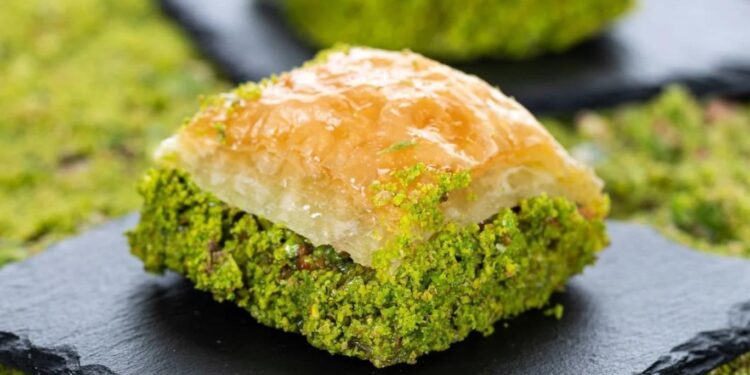 البقلاوة… حلبية أم عينتابية؟