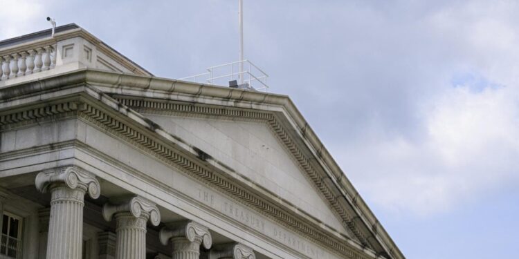 ترامب يسعى إلى منــــع الديمقراطيين من عرقلة تعييناته في “الشيوخ”