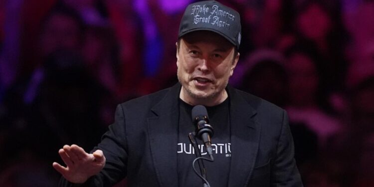 ماسك يسخر من مسؤول كبير في الـ “ناتو”