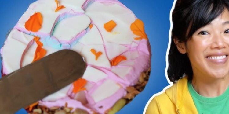 أصبح العبث بالطعام هواية على وسائل التواصل