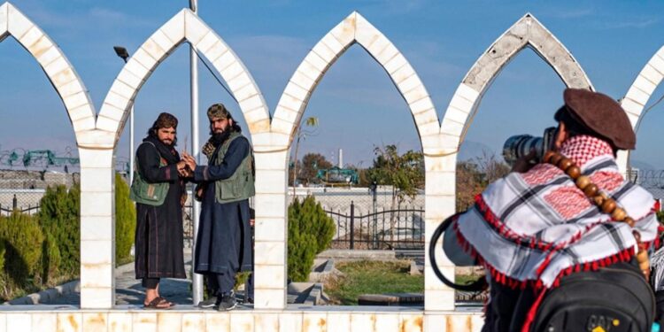 الأمم المتحدة تتهم “طالبان” باعتقال صحافيين تعسفيا أكثر من 250 مرة