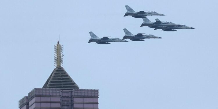 تايوان تجري مناورات بحرية وجوية بمواجهة الضغوط الصينية