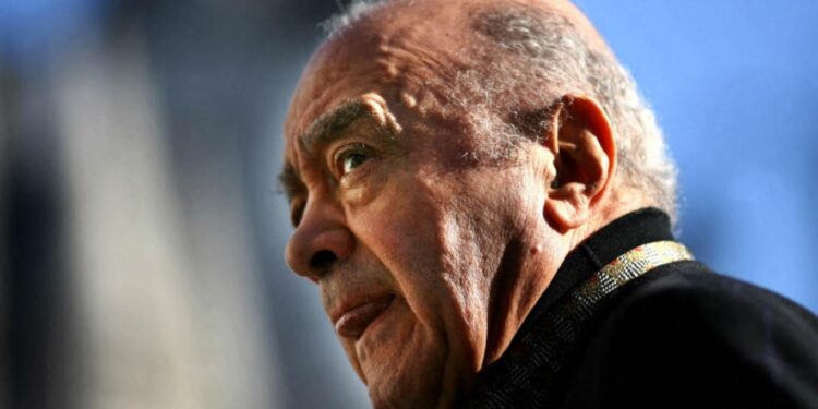 90 امرأة ,,, عدد المدعيات في قضية الفايد