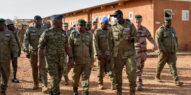 الوجود العسكري الفرنسي يواصل “الانحســـــار” في أفريقيا