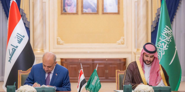 توقيع مذكرة اتفاق للتعاون العسكري بين (العراق والسعودية) للتعاون العسكري المشترك