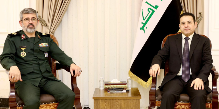 الأعرجي يلتقي الملحق العسكري الإيراني في بغداد
