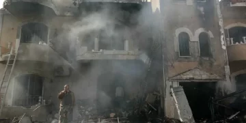 لبنان.. غارة اسرائيلية توقع 30 قتيلا في عكار