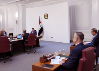 الحكومة العراقية تقترح استقطــــاع 1‎% من رواتب الموظفين لدعم غزة ولبنان