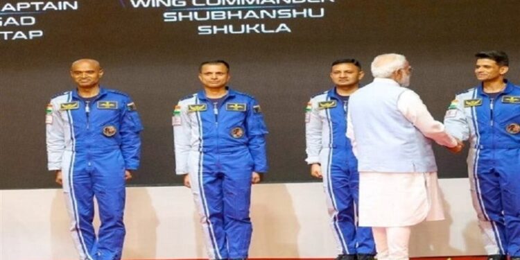 إرسال رائد فضاء هندي بصاروخ أمريكي للمحطة الدولية في 2025