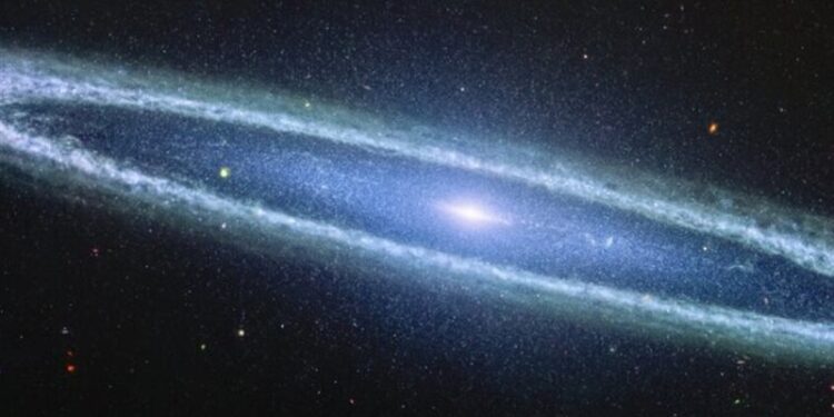 صورة تكشف أسرار “قبعة فضائية” تبعد عن الأرض 31 مليون سنة ضوئية