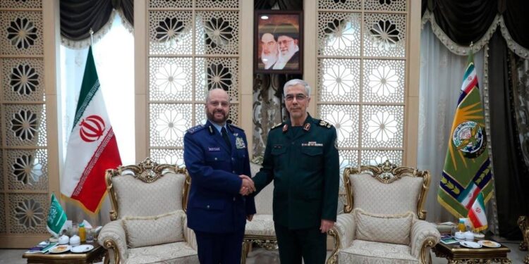 رئيس أركان القوات السعودية يصل طهران ,,, في أول زيارة من نوعها