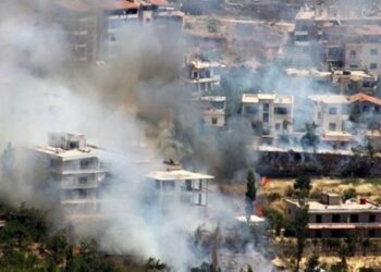 إسرائيل تقصف منشأة لـ”حزب الله” وتحظر التجول ليلا جنوب لبنان