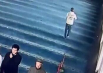 اسطنبول.. “لص المساجد” أدى ركعتين وسرق متعلقات المصلين من داخل المساجد