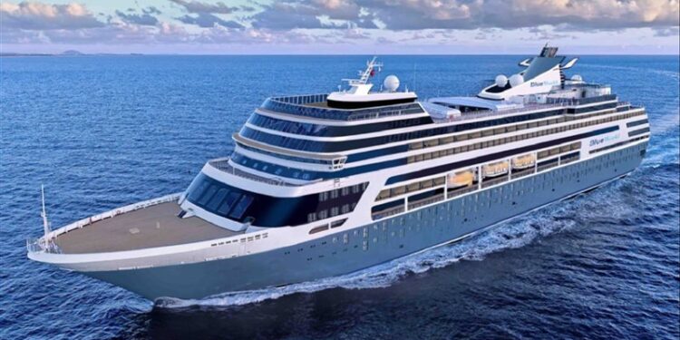 سفينة نوح,,, تركي يصطحب حيواناته المتنوعة أينما ذهب