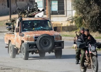الجيش السوري يعلن “إعادة انتشار” في حلب