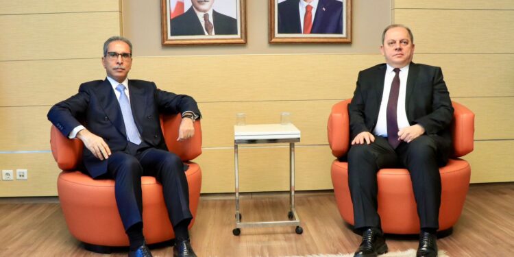 رئيس مجلس القضاء الأعلى يصل إلى أنقرة