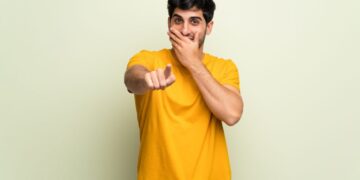 ما هو رهاب الابتسامة وكيف يمكن علاجه؟