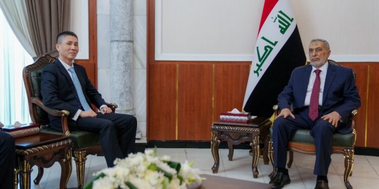 رئيس مجلس النواب يلتقي السفير الصيني