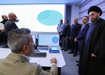 الحكيم يزور وزارة التخطيط للاطلاع على الاستعدادات الجارية للتعداد السكاني