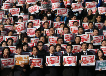 محطات الأحكام العرفية في تاريخ كوريا الجنوبية ,,, بين الماضي والحاضر