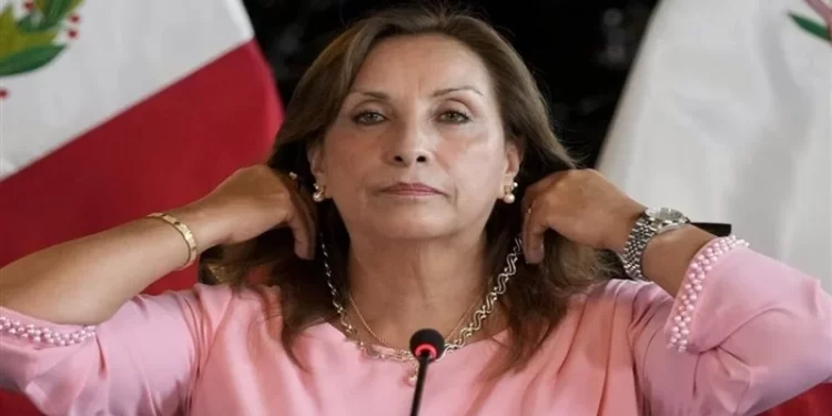 عملية تجميل لرئيسة بيرو تثير أزمة سياسية حادة ومطالب بتنحيتها