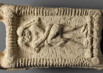 كيف تطور التقبيل كوسيلة للتواصل العاطفي بين البشر؟