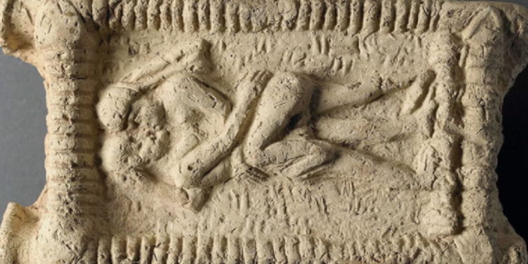 كيف تطور التقبيل كوسيلة للتواصل العاطفي بين البشر؟