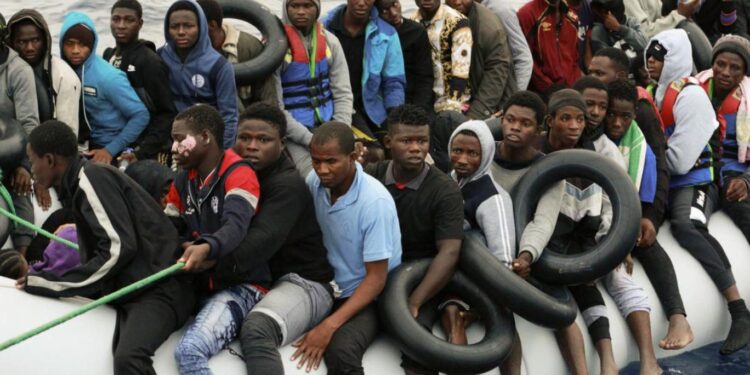 ارتفاع الاتجار بالبشر بصورة حادة بسبب “الصراعات والمناخ”