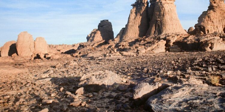 ناســـا تطلق على أجزاء من المريخ أسماء مواقع طبيعية جزائرية