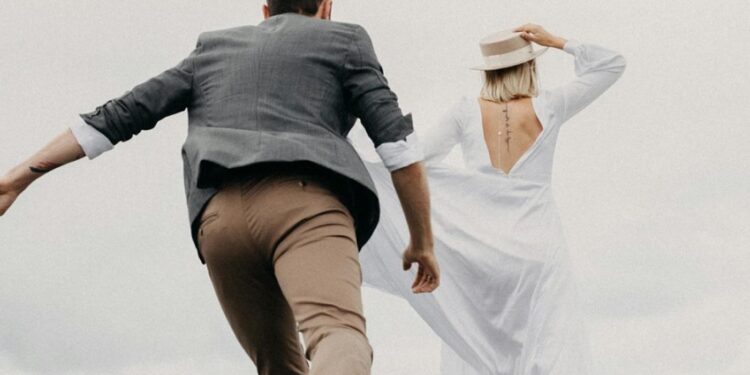 رهـــاب الزواج,,, حين نتمسك بـــ”أوسمة الوحدة”