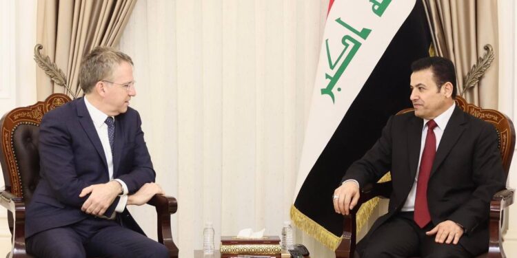 الأعرجي يلتقي السفير الفرنسي