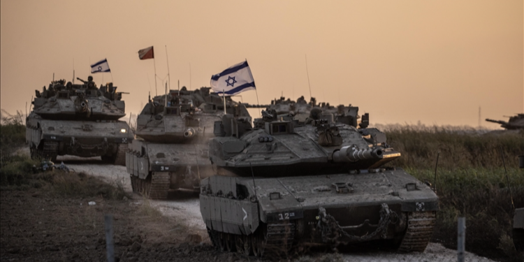 سوريا.. الدبابات الإسرائيلية تتوغل إلى مشارف ريف دمشق الجنوبي