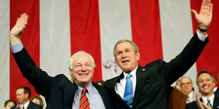 وفاة سيناتور أمريكي بارز “معارض لحرب العراق عام 2003”