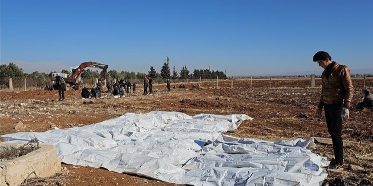 سوريا.. مقبرة جماعية في سوريا تحوي 100 الف جثة